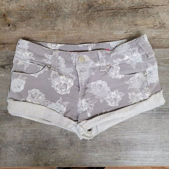 Tinseltown Floral Rose Denim Flap Pocket‎ Cuffed Shorts Gray Womens Size 9 Denim - Picture 2 of 12